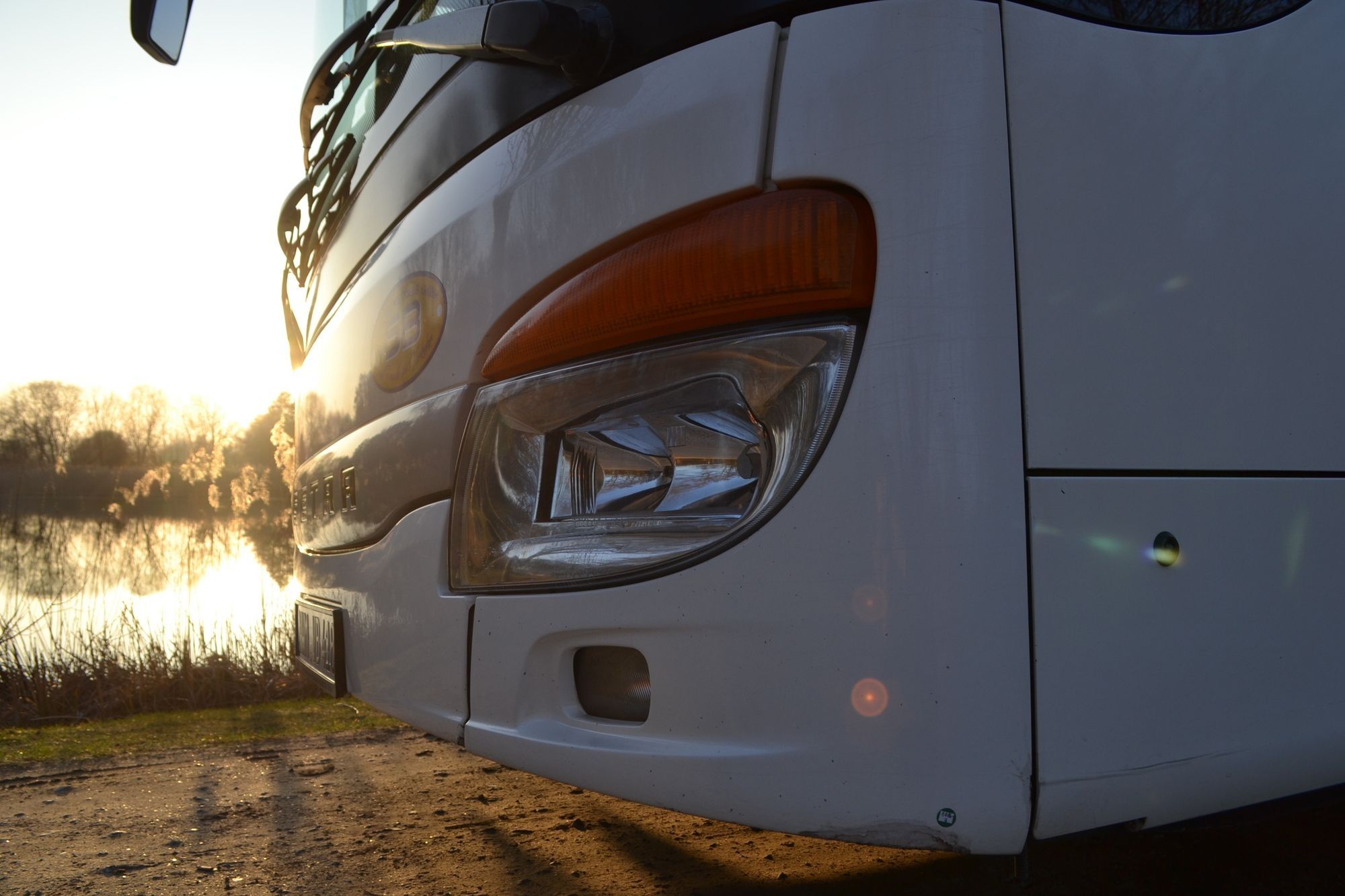 Nahaufnahme Busscheinwerfer